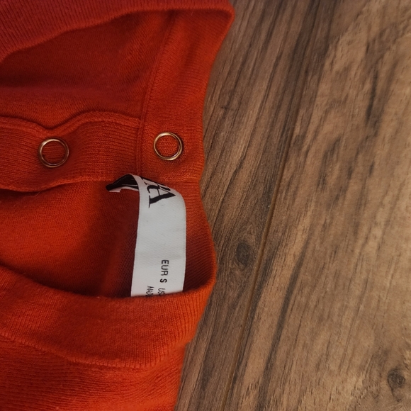 Top - Picture 2 of 3